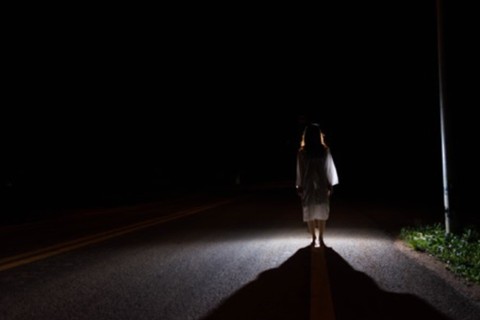 Ilustrasi wanita misterius. Foto: Dok: Shutterstock