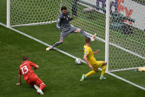 5 Pemain Ukraina dengan Rating Tertinggi saat Hajar Makedonia Utara di Euro 2020 (1)