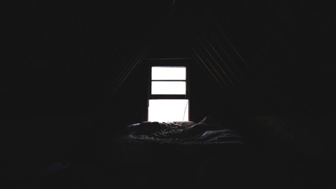 Ilustrasi manusia yang terjebak dalam kegelapan. Foto: needpix