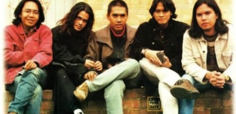 Deretan Lagu Yang Pernah Diciptakan Ahmad Dhani Untuk Maia Estianty Kumparan Com Ingatkah satu bait kenangan cerita cinta kita tak mungkin terlupa buang semua angan mulukmu itu percaya takdir kita aku cinta padamu. deretan lagu yang pernah diciptakan