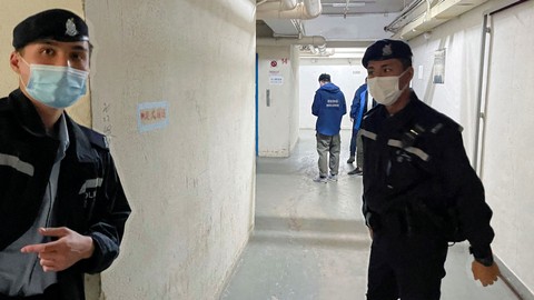 Media Prodemokrasi Hong Kong Stand News Digerebek Polisi, Pemred Ditangkap (2)