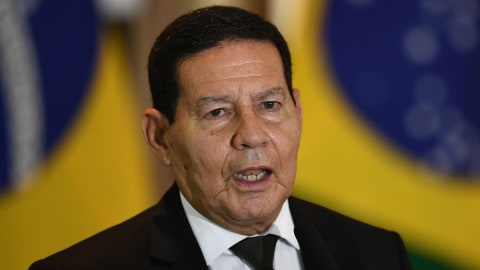 Wapres Brasil, Hamilton Mourão, Positif Corona (1)