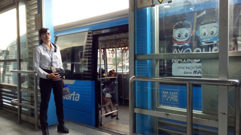 Suasana Halte TransJ Kampung MelayuFoto: Diah Harni/kumparan