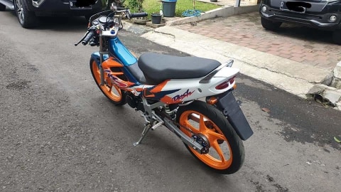 Legenda Motor 2 Tak Ayam Jago Honda Yang Punya Harga Pasaran Rp 110 Juta Kumparan Com