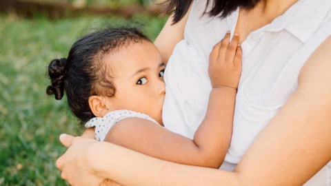 Ibu di Inggris Masih Menyusui Anaknya hingga 5 Tahun, Apa Alasannya? Foto: Shutterstock
