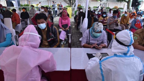 BIN Gelar Tes Swab Massal di Tangerang Selatan (1)