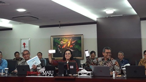 Menteri Keuangan Sri Mulyani selesai mengisi SPT Tahun Pajak 2019. Foto: Nicha Muslimawati/kumparan