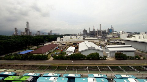Suasana Pabrik PT Chandra Asri Petrochemical Tbk Foto: Aditia Noviansyah/kumparan