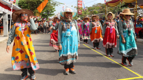 Lomba Gerak Jalan Tingkat Kabupaten Blora Berjalan Meriah Kumparan Com Lomba Gerak Jalan Tingkat Kabupaten Blora Berjalan Meriah Kumparan Com