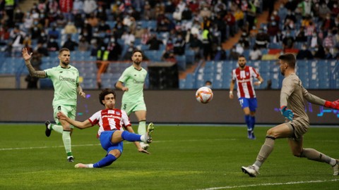 Takut Kartu Merah Jimenez, Tendangan Udara ke Kepala Bilbao (1)