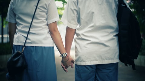 Ilustrasi pacaran anak SMA Foto: Aditia Noviansyah/kumparan