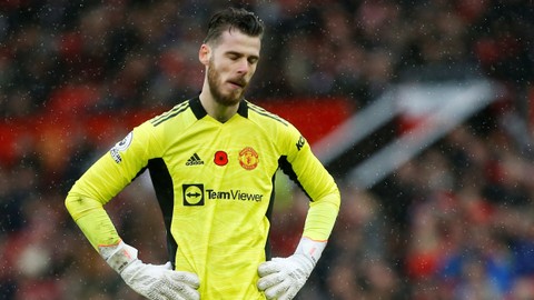 Manchester United David de Gea terlihat sedih, pada pertandingan Liga Inggris di Old Trafford, Manchester, Inggris, sabtu (6/11).
 Foto: Craig Brough/REUTERS