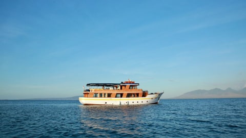 Kapal Magia tawarkan paket wisata untuk menyusuri pesona bahari Banyuwangi. Foto: Dok. Pemkab Banyuwangi