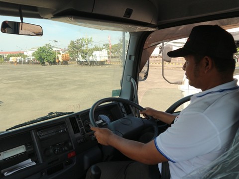 Edukasi sopir truk dalam program 'Jasa Marga Tertib Lalu Lintas 2019'. Foto: Ghulam Muhammad Nayazri