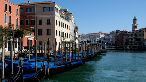 Suasana sepi di Kanal Venesia, Italia.  Foto: REUTERS / Manuel Silvestri