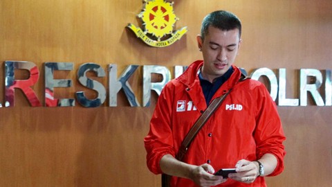 Serba-serbi Rian Ernest Mundur dari PSI (2)