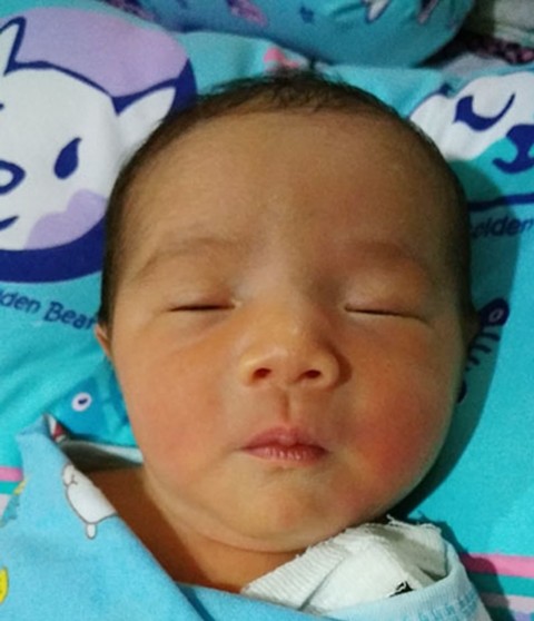 Cara Mengatasi Pilek Pada Bayi Yang Baru Lahir Kumparan Com Sebelum membahas mengenai cara mengatasi hidung tersumbat pada bayi, maka terlebih dahulu kita harus mengatahui penyebabnya. cara mengatasi pilek pada bayi yang