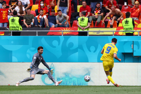 5 Pemain Ukraina dengan Rating Tertinggi saat Hajar Makedonia Utara di Euro 2020 (2)