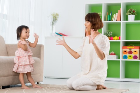 Ilustrasi anak dan ibu. Aset: Shutter Stock
