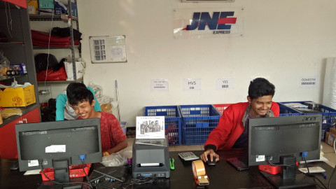 Pendapatan JNE meningkat selama Ramadhan Foto: Resya Firmansyah/kumparan