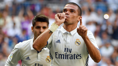 Pemain FC Porto dan eks pemain Real Madrid, Pepe. Foto: GERARD JULIEN / AFP