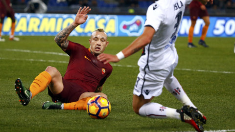 Motor baru AS Roma, Radja Nainggolan. Foto: Tony Gentile/Reuters