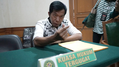 Komedian Kiwil saat menghadiri sidang ikrar cerai di Pengadilan Agama Jakarta Selatan, Jakarta, Rabu, (10/2). Foto: Ronny