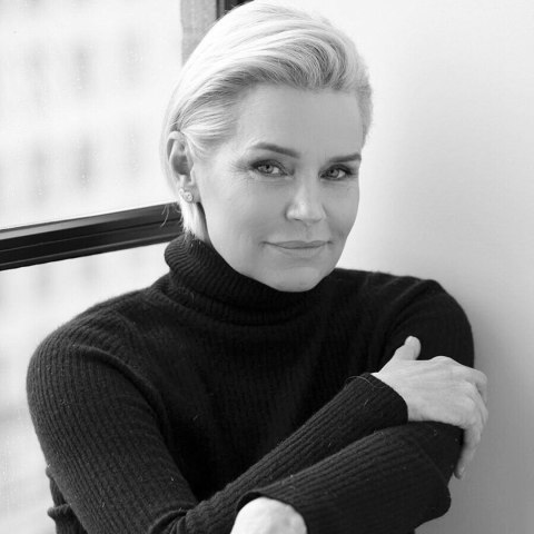 7 Hal Tentang Yolanda Hadid Ibu Dari 2 Supermodel Gigi Dan Bella Hadid Kumparan Com