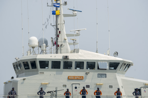 Prajurit TNI AL awak KRI Spica-934 melakukan peran muka belakang saat akan melakukan Ekspedisi Jala Citra 1 Aurora 2021 di Dermaga Pondok Dayung, Koarmada 1, Tanjung Priok, Jakarta Utara, Selasa (3/8/2021). Foto: M Risyal Hidayat/ANTARA FOTO