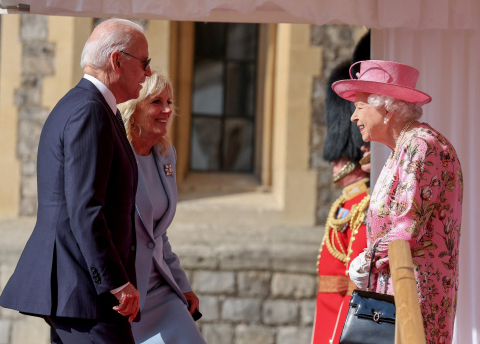 Joe Biden dan Ratu Elizabeth II Bicarakan Xi Jinping dan Putin Sambil Minum Teh (2)