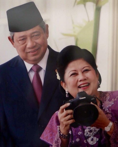 Ani Yudhoyono bersama Susilo Bambang Yudhoyono. Foto: Instagram @aniyudhoyono