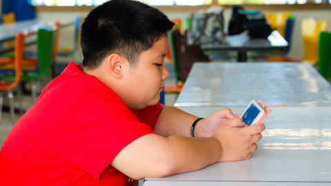 Ilustrasi anak obesitas.  Foto: Shutterstock
