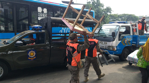 Saling Komentar Kerumunan Pasar Tanah Abang: Mengkhawatirkan; Buatkan Aplikasi (1)
