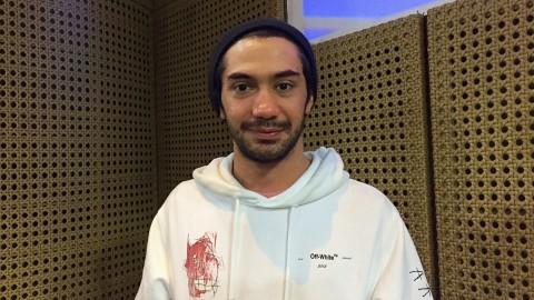 Reza Rahadian saat konferensi pers Gelar Karya Film Pelajar 2019. Foto: Giovanni/kumparan