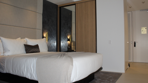 Kasur di hotel Skye Suites Sydney.   Foto: Wendiyanto/kumparan