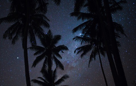 Ilustrasi suasana malam hari. Foto: Shutterstock
