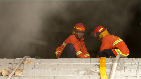 rumah-tinggal-di-kebayoran-lama-terbakar-27-unit-damkar-dikerahkan