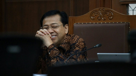 Kilas Balik Kasus Setnov: Tersangka e-KTP, Benjol Bakpao, hingga PK Dikabulkan