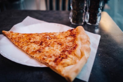Tips Memanaskan Sisa Potongan Pizza agar Tetap Renyah Seperti Baru