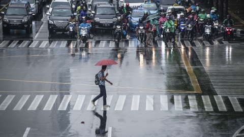 Cuaca Hari Ini: Waspada Potensi Hujan Disertai Petir di Jakarta
