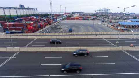2 Mobil Ngebut dan Saling Senggol di Tol Akses Pelabuhan, Polisi Telusuri