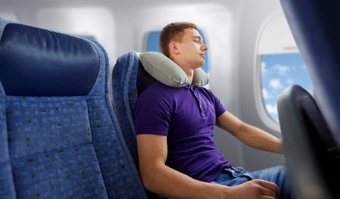 Ini 4 Cara agar Tidur Nyenyak di Pesawat saat Penerbangan Panjang