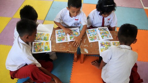 ORI DIY Seragam Batik Khas Sekolah Tak Dibutuhkan: Seragam Wajib Umum Saja