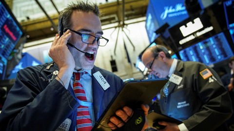 Wall Street Ditutup Menguat Tipis Meski Saham Boeing Anjlok