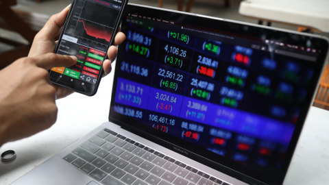 Saham Global Anjlok, Aset Safe Haven Menguat saat Konflik Timur Tengah Memanas