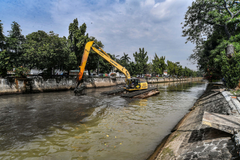 Survei: Penanganan Banjir dan Trotoar Prestasi Anies Paling Berkesan