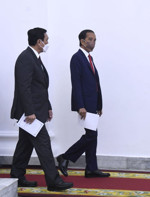 Luhut Temui Jokowi, Tukar Cerita hingga Doakan Segera Sembuh