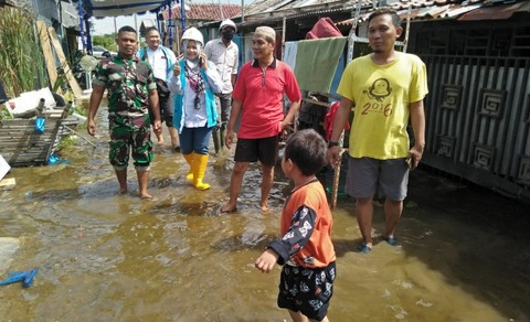 60-warga-kabupaten-tegal-mengungsi-akibat-banjir-rob