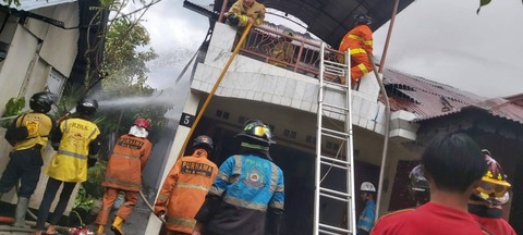 Video: Kebakaran Rumah di Jalan Uray Bawadi Pontianak