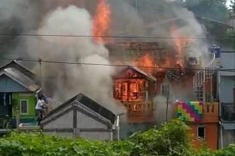 Kebakaran Rumah 2 Lantai di Cipanas, Cianjur, Kerugian Hingga Rp 300 Juta